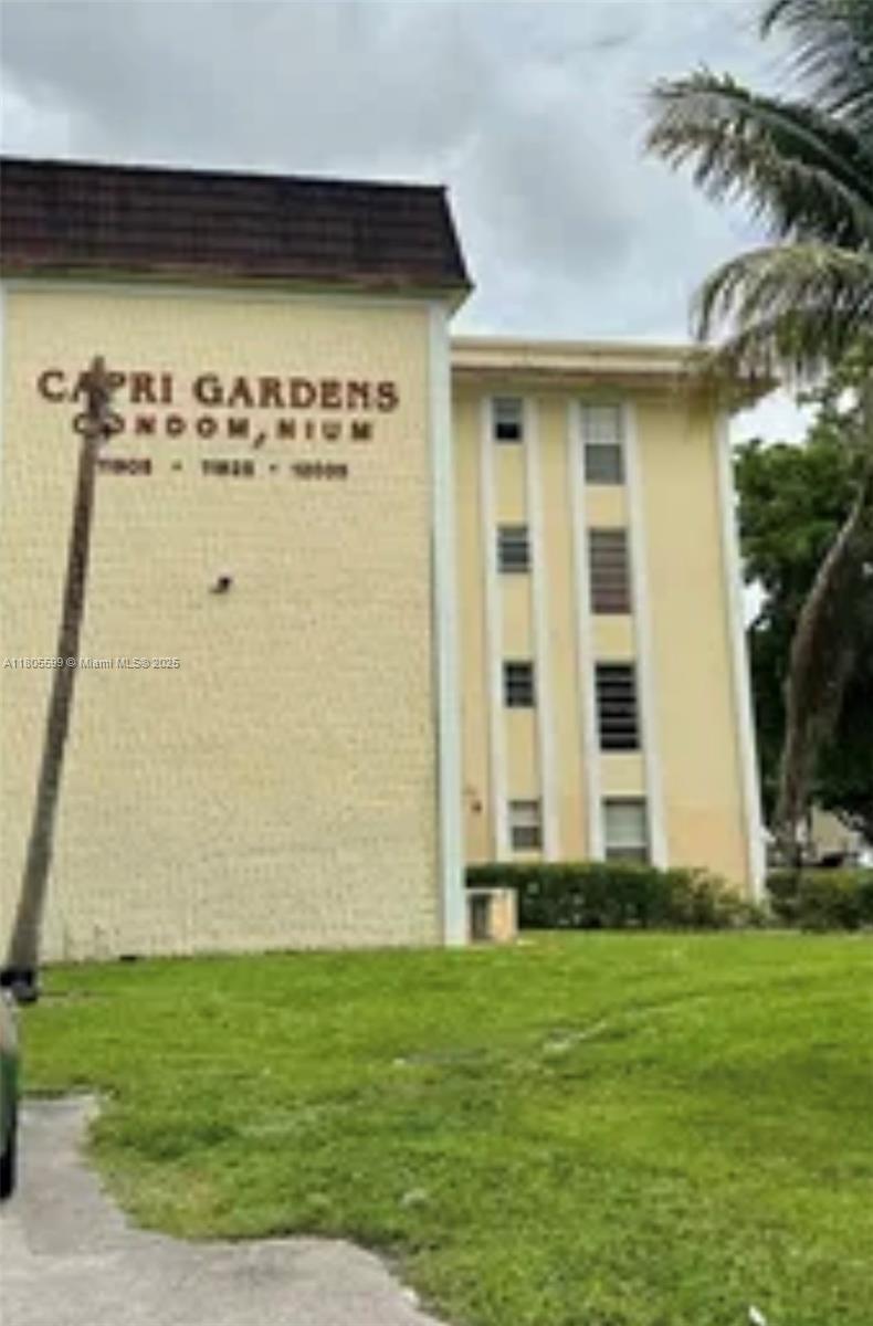 Property for Sale at 11925 Ne 2nd Ave B307, North Miami, Miami-Dade County, Florida - Bedrooms: 2 
Bathrooms: 2  - $180,000