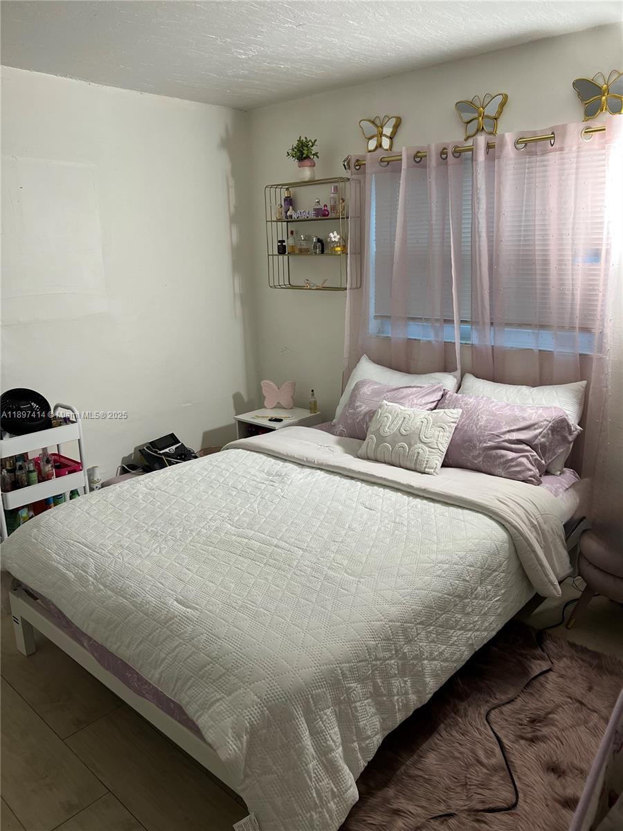 LAUDERHILL MANOR - Residential Lease