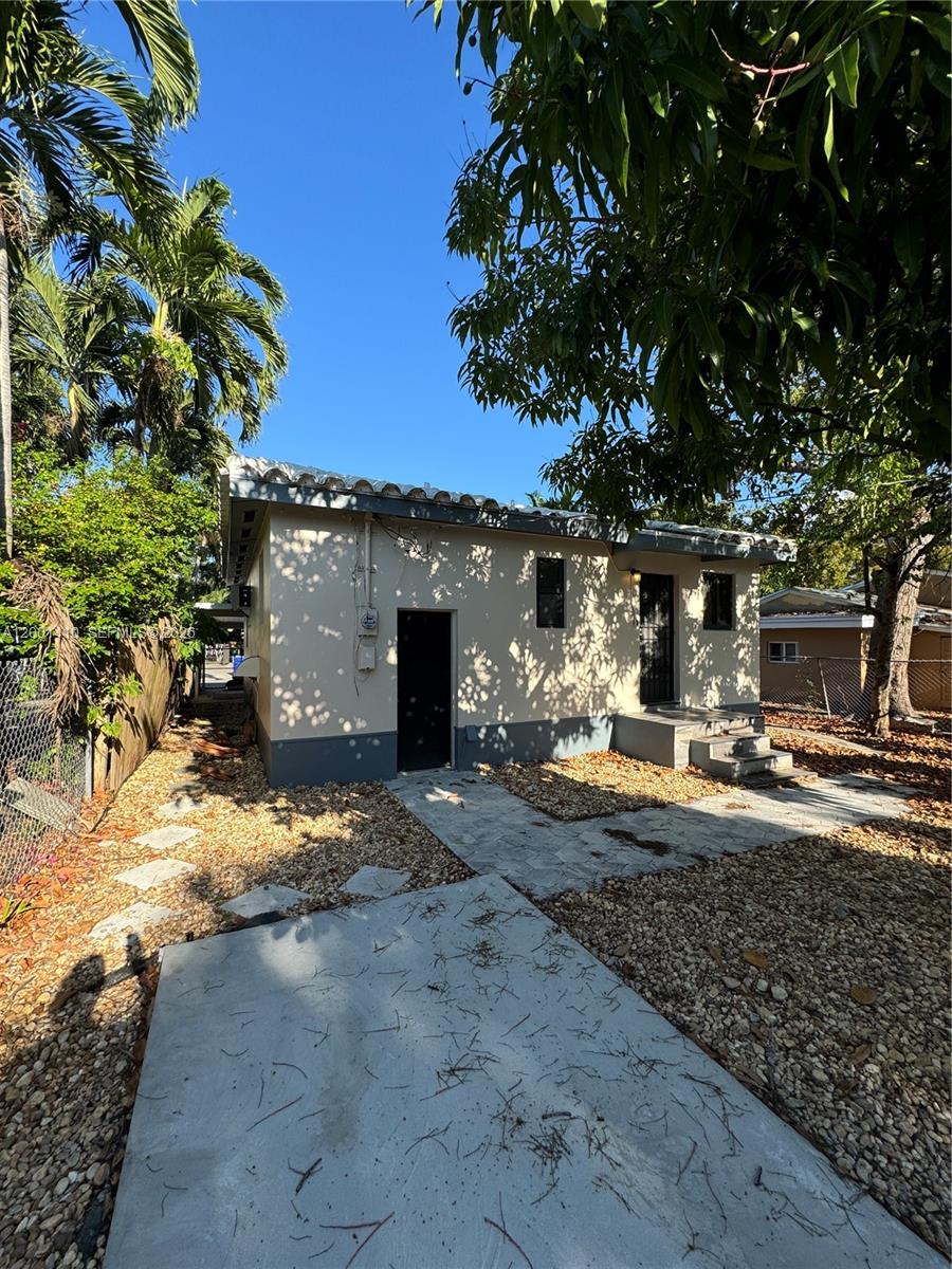 54TH ST BUS PLAZA SEC A - Residential Lease