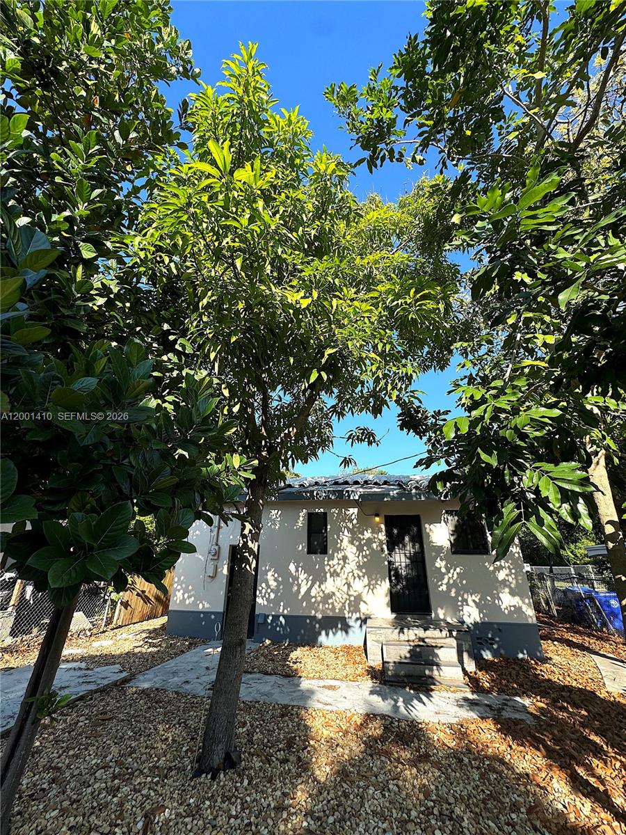 54TH ST BUS PLAZA SEC A - Residential Lease