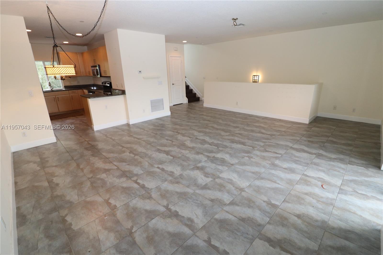 RESUB OF HIGHLAND ESTATES - Residential Lease