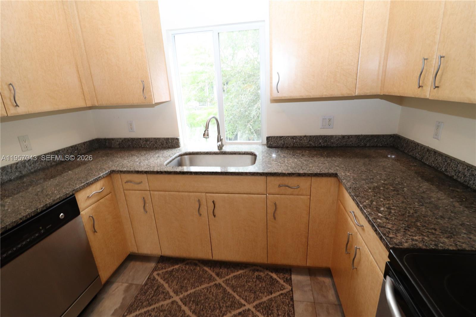 RESUB OF HIGHLAND ESTATES - Residential Lease