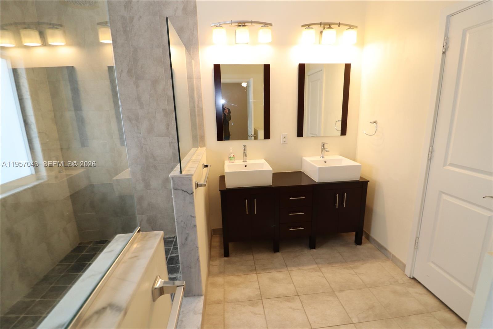RESUB OF HIGHLAND ESTATES - Residential Lease