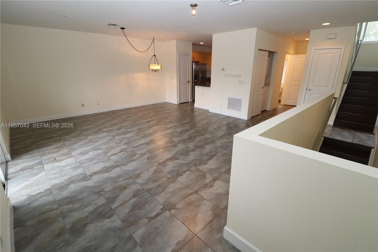 RESUB OF HIGHLAND ESTATES - Residential Lease
