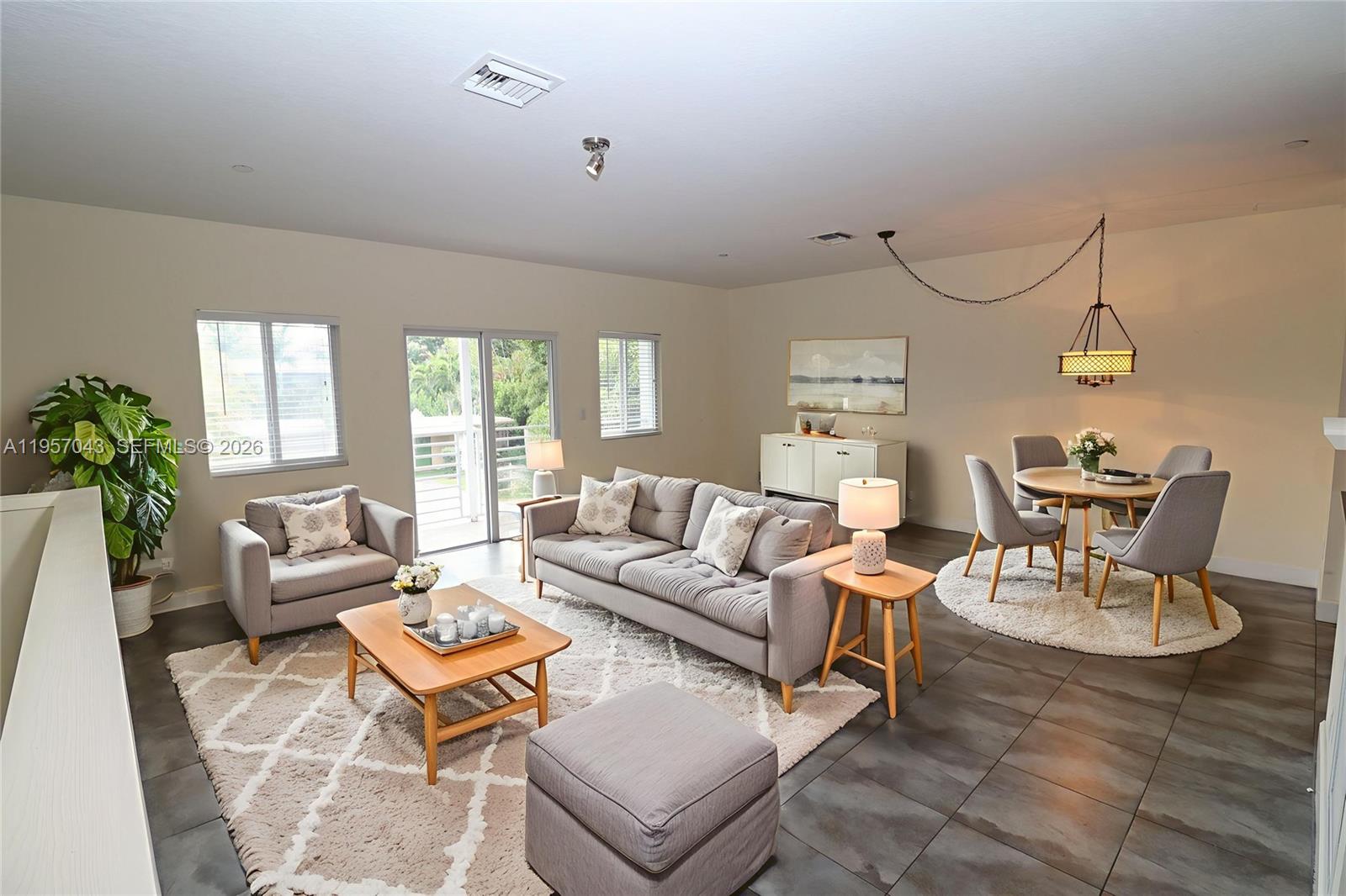 RESUB OF HIGHLAND ESTATES - Residential Lease