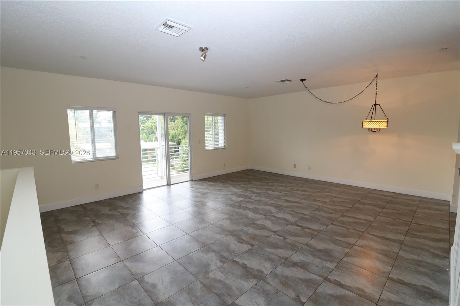 RESUB OF HIGHLAND ESTATES - Residential Lease