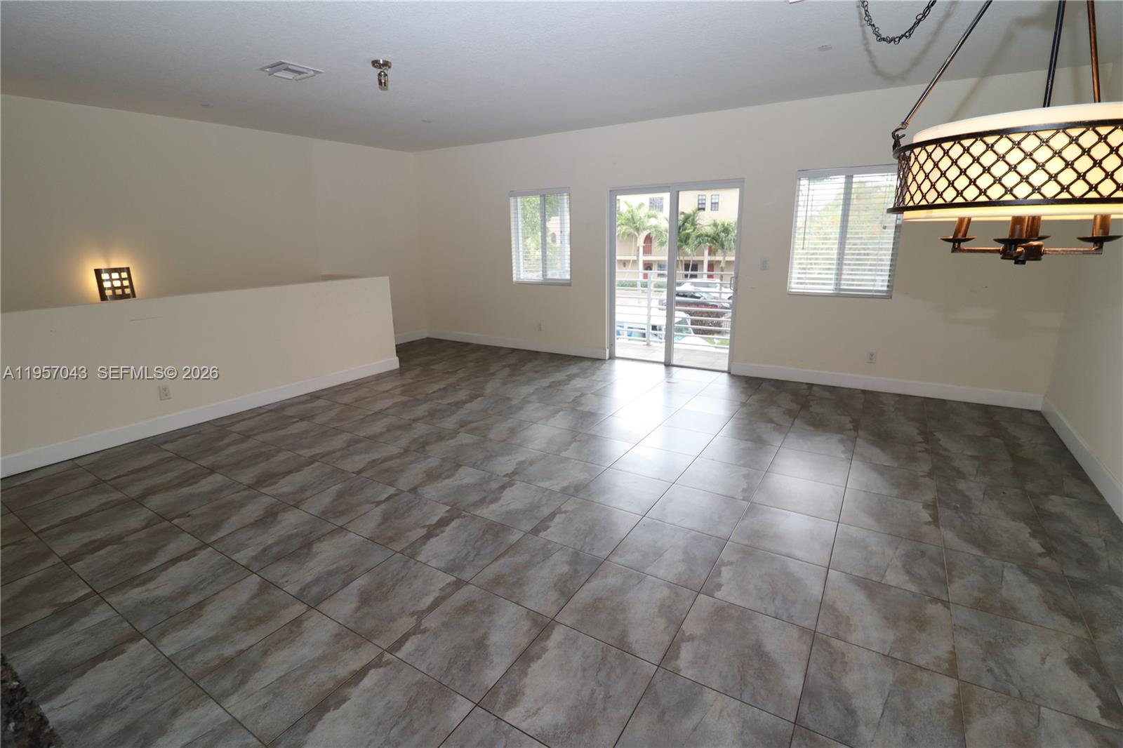 RESUB OF HIGHLAND ESTATES - Residential Lease