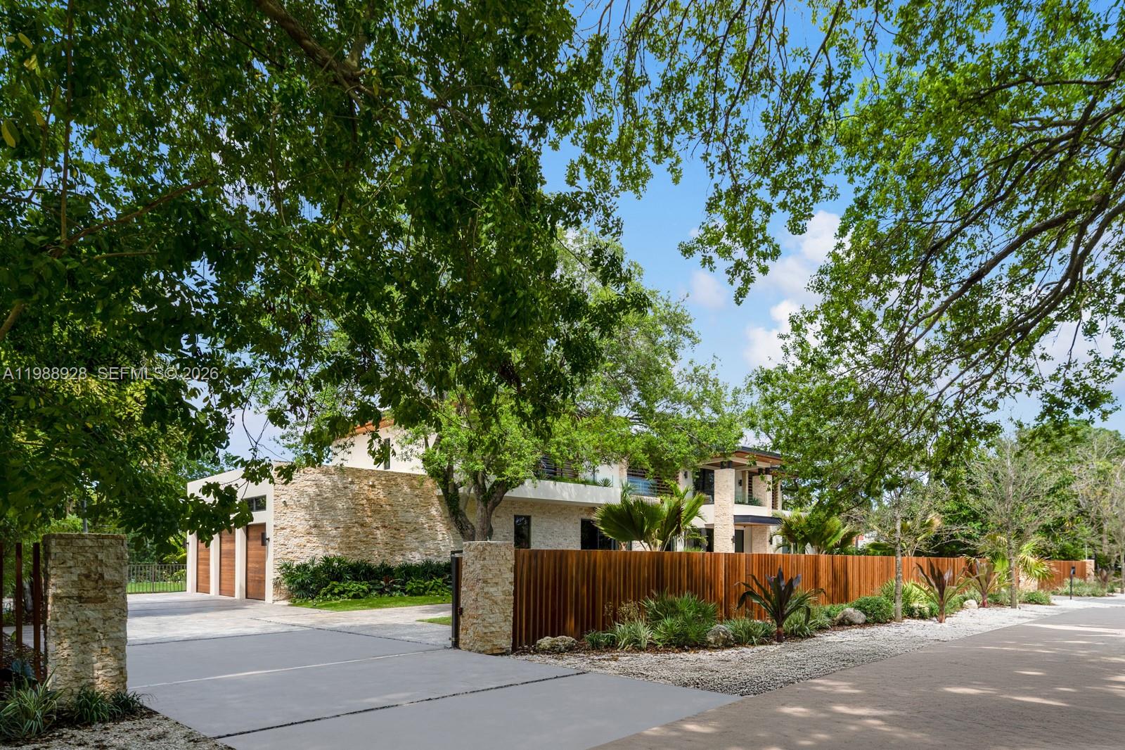 VICTORIA GARDENS - Residential