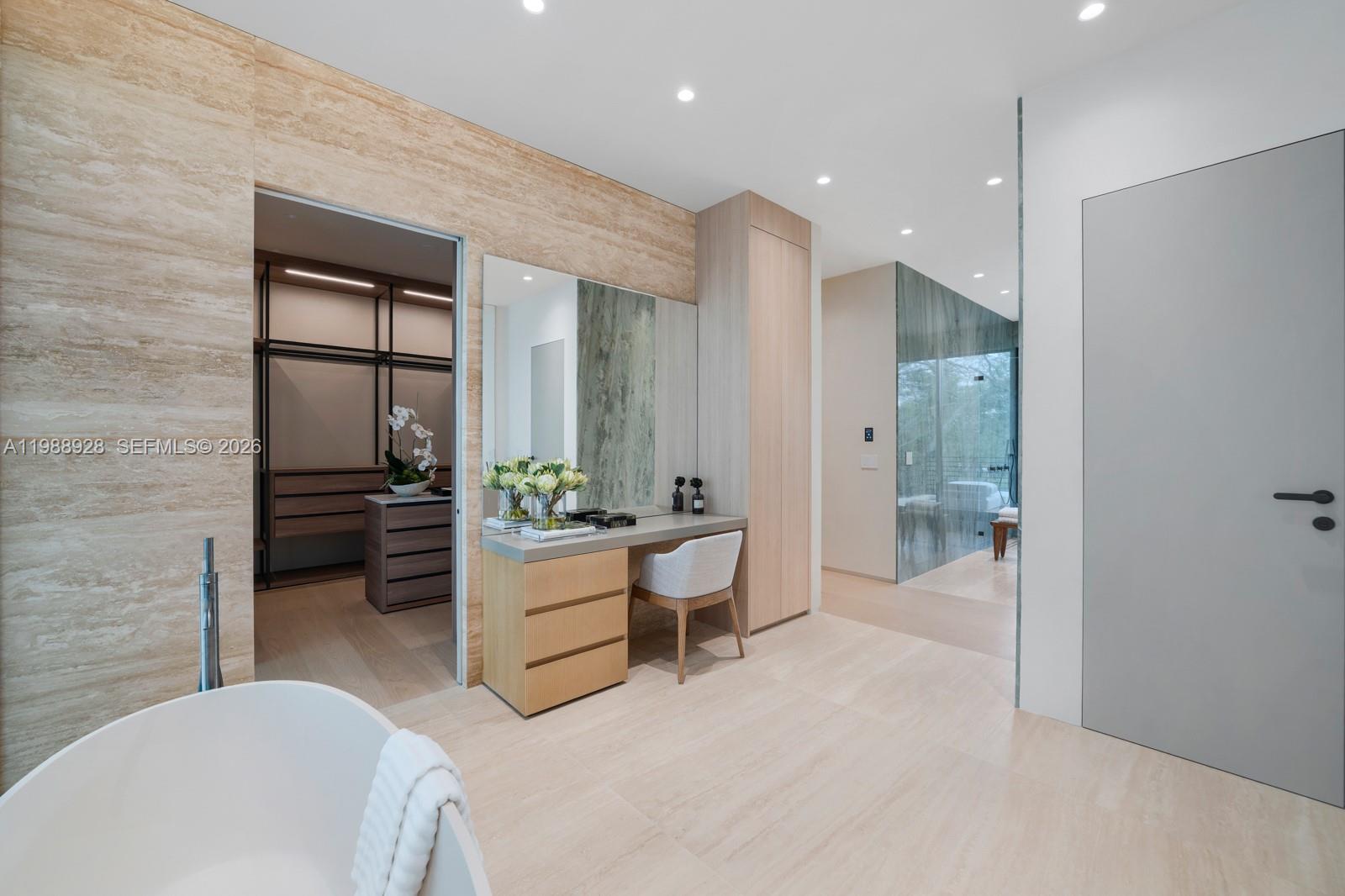 VICTORIA GARDENS - Residential