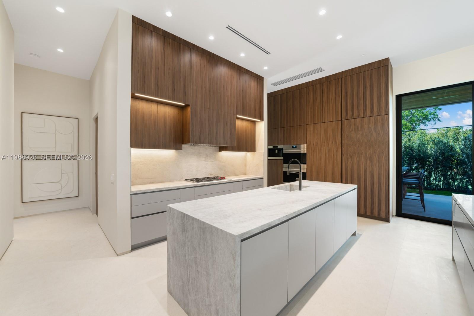 VICTORIA GARDENS - Residential