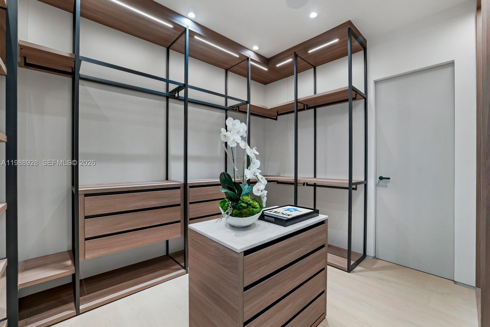 VICTORIA GARDENS - Residential