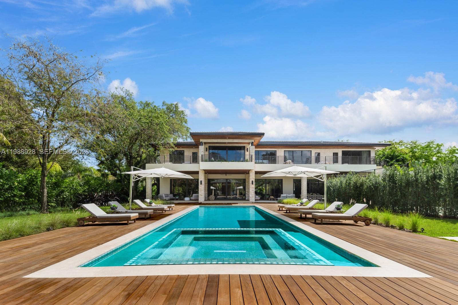 VICTORIA GARDENS - Residential