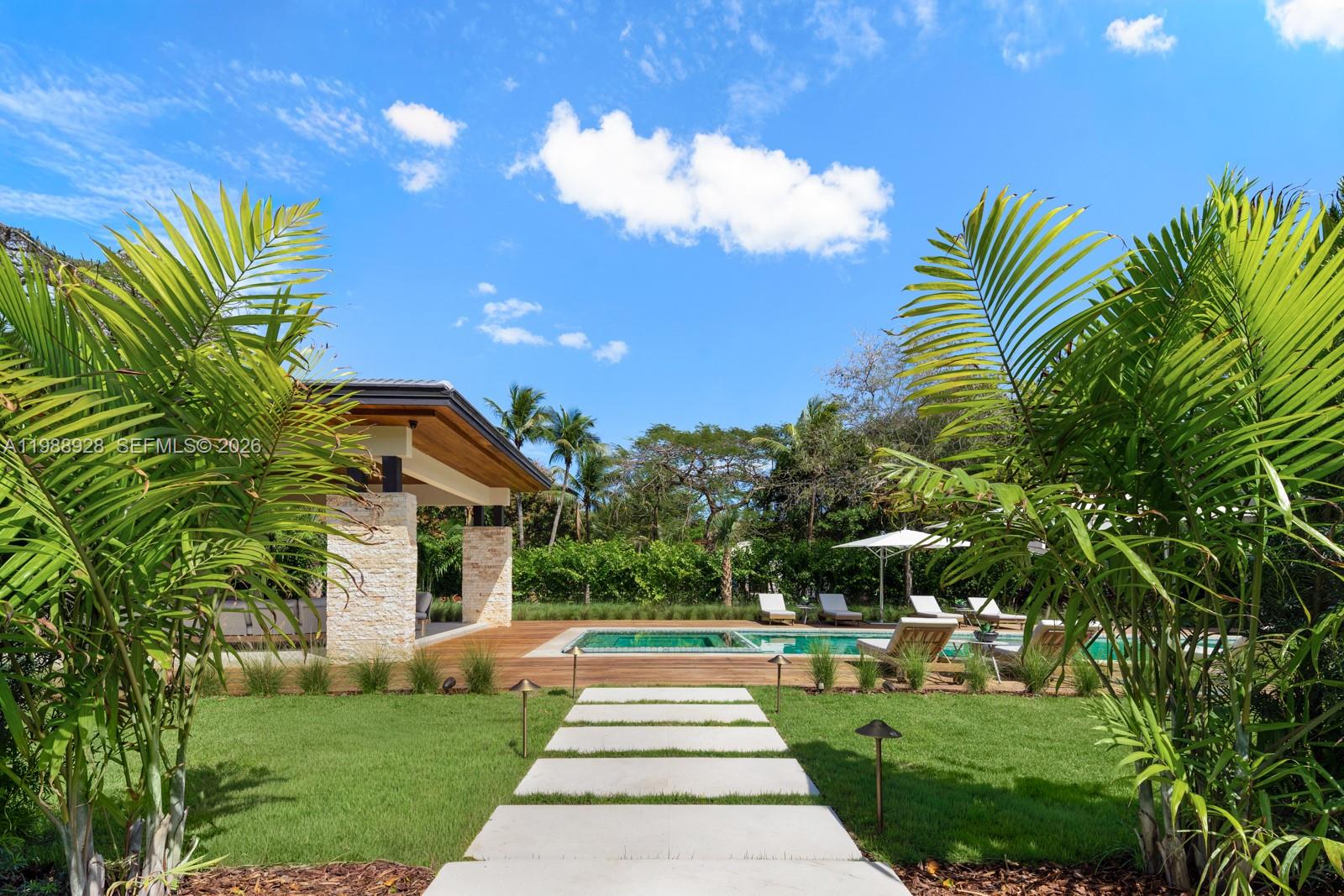 VICTORIA GARDENS - Residential