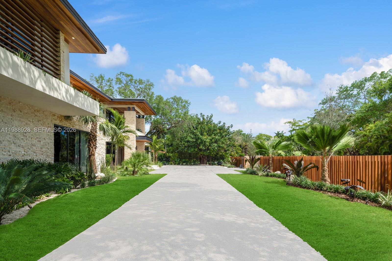 VICTORIA GARDENS - Residential