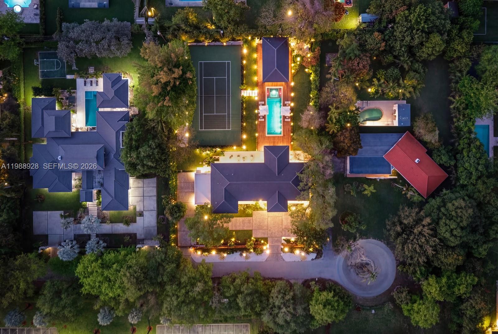 VICTORIA GARDENS - Residential