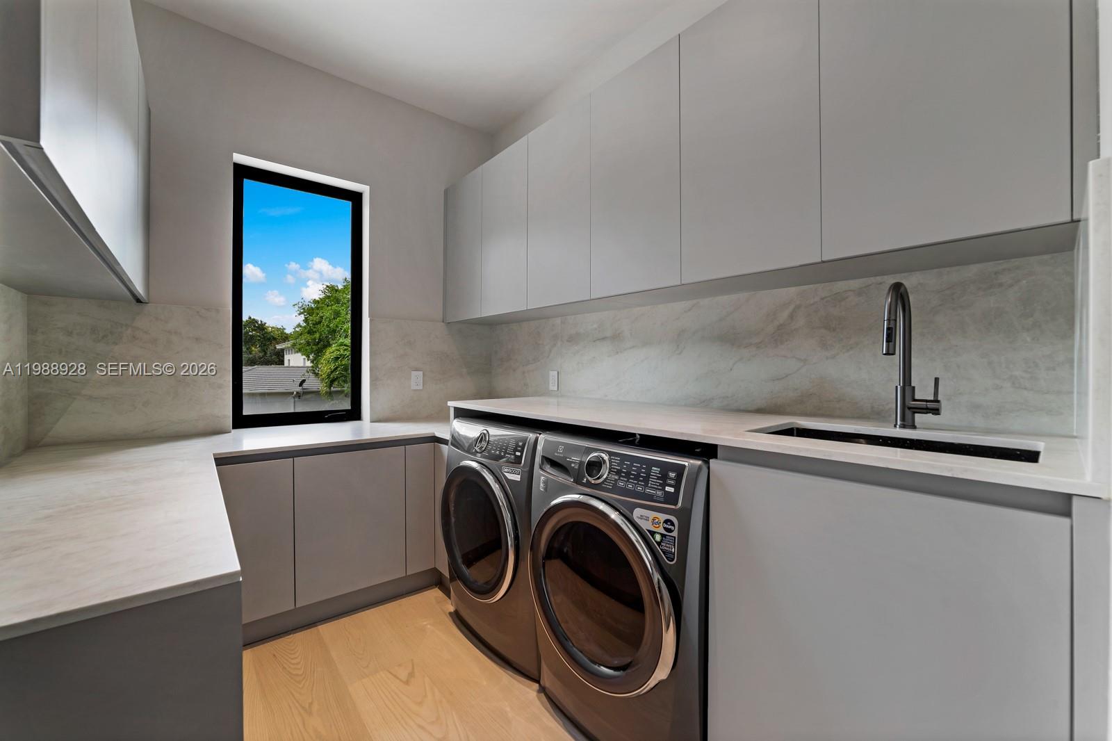 VICTORIA GARDENS - Residential