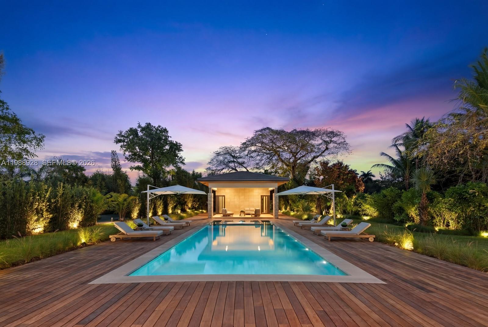 VICTORIA GARDENS - Residential