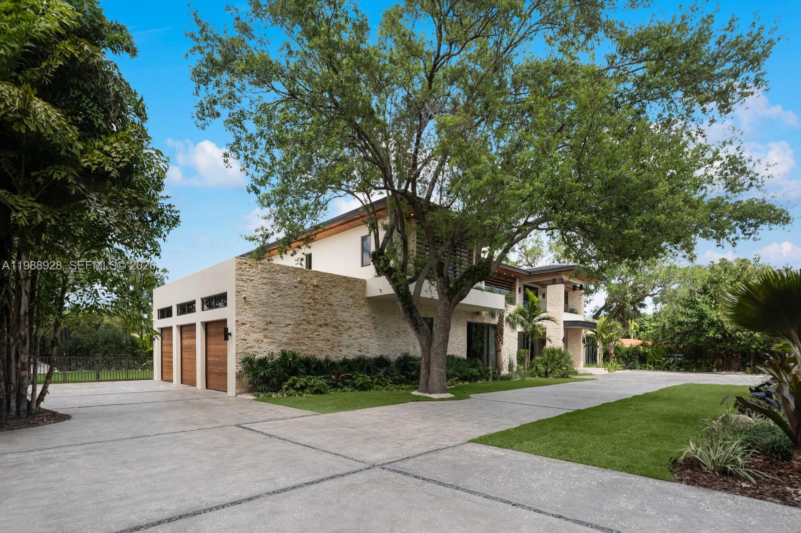 VICTORIA GARDENS - Residential