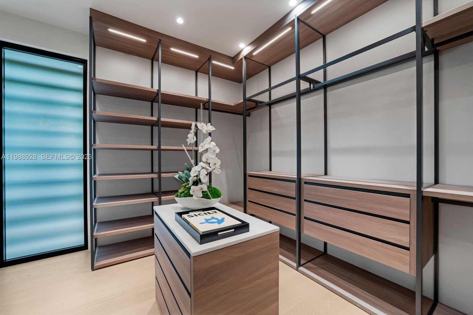 VICTORIA GARDENS - Residential