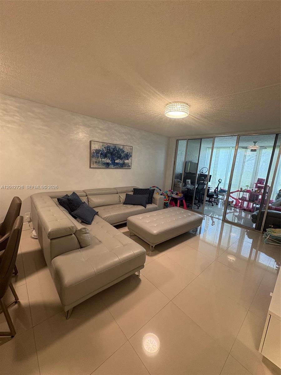 CONDO 6 OF SABAL PALM CON - Residential Lease