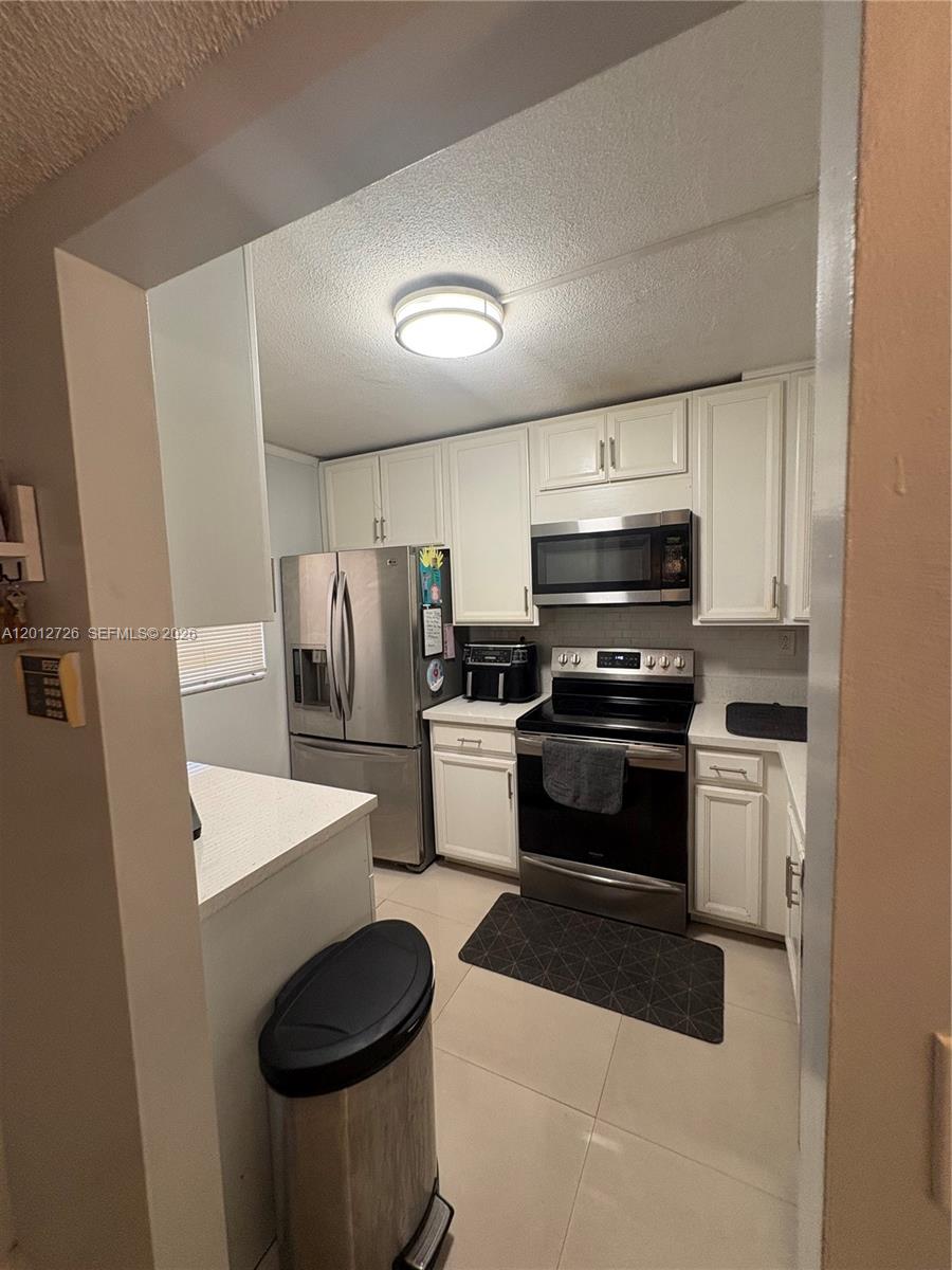 CONDO 6 OF SABAL PALM CON - Residential Lease