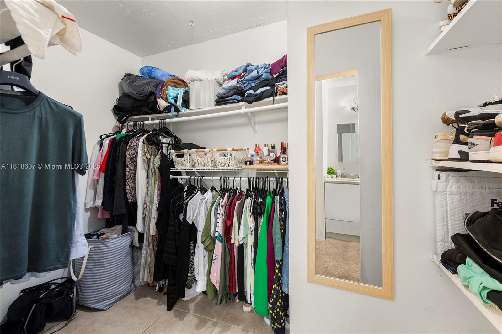 VECINO DEL MAR CONDO - Residential