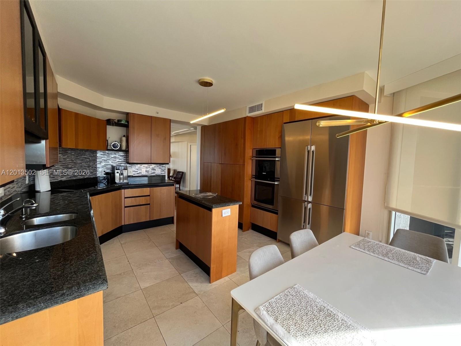THE PINNACLE CONDO - Residential Lease