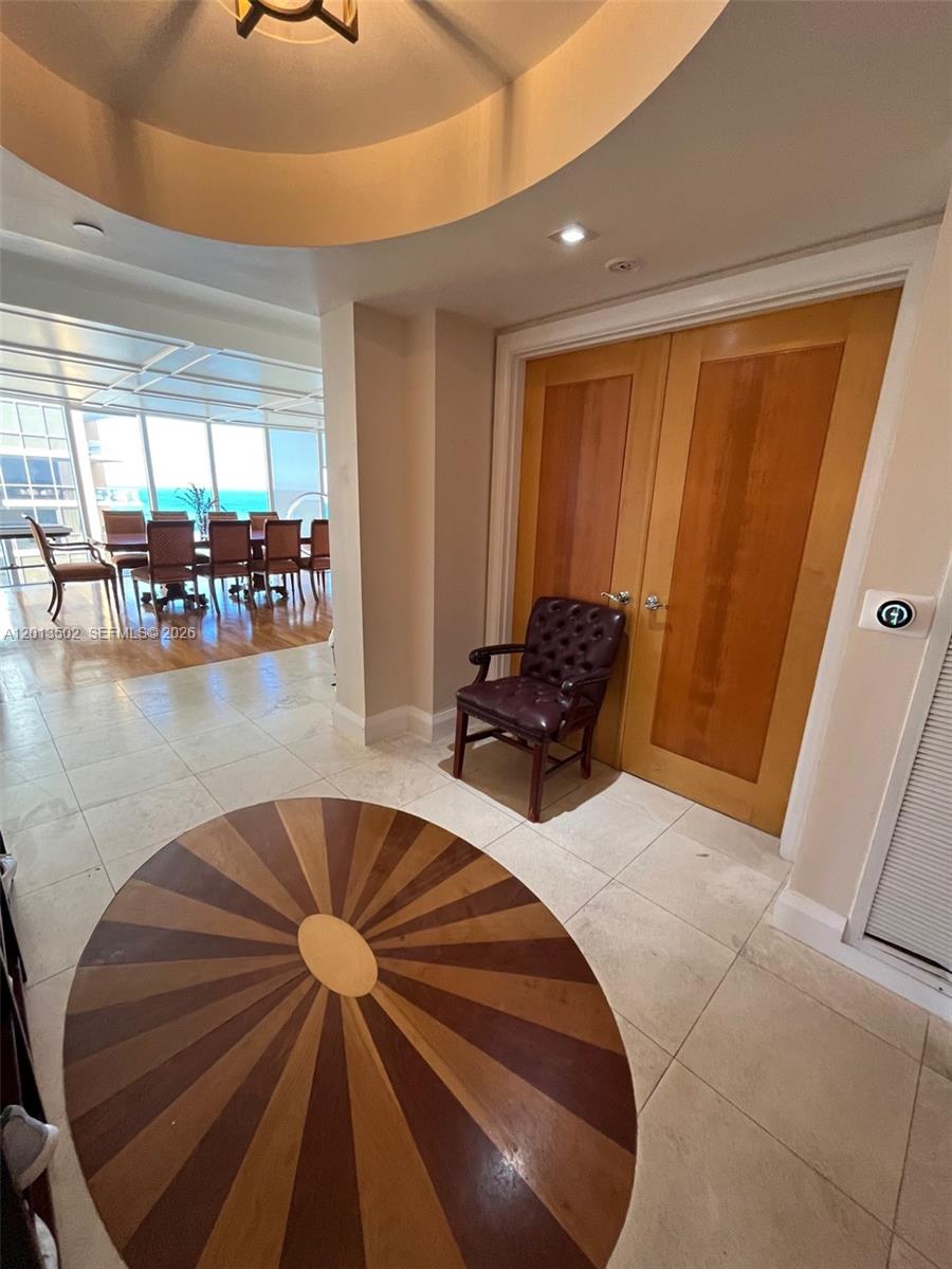 THE PINNACLE CONDO - Residential Lease
