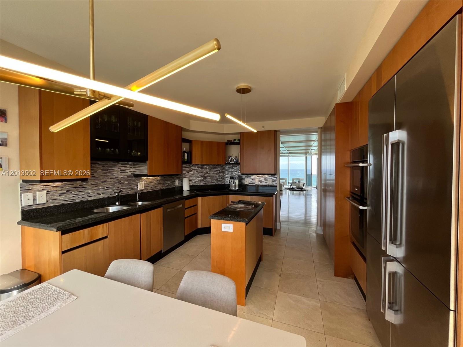 THE PINNACLE CONDO - Residential Lease