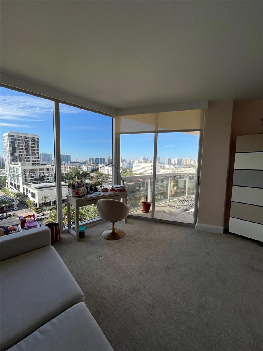 THE PINNACLE CONDO - Residential Lease