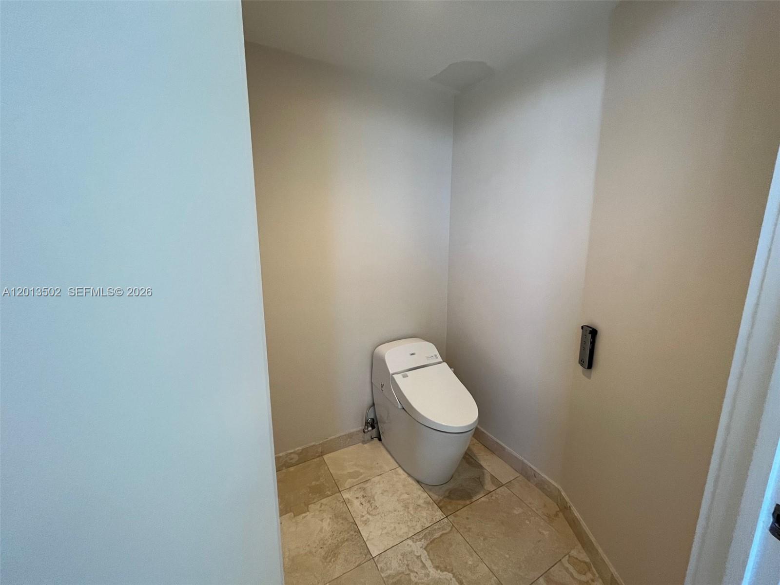 THE PINNACLE CONDO - Residential Lease