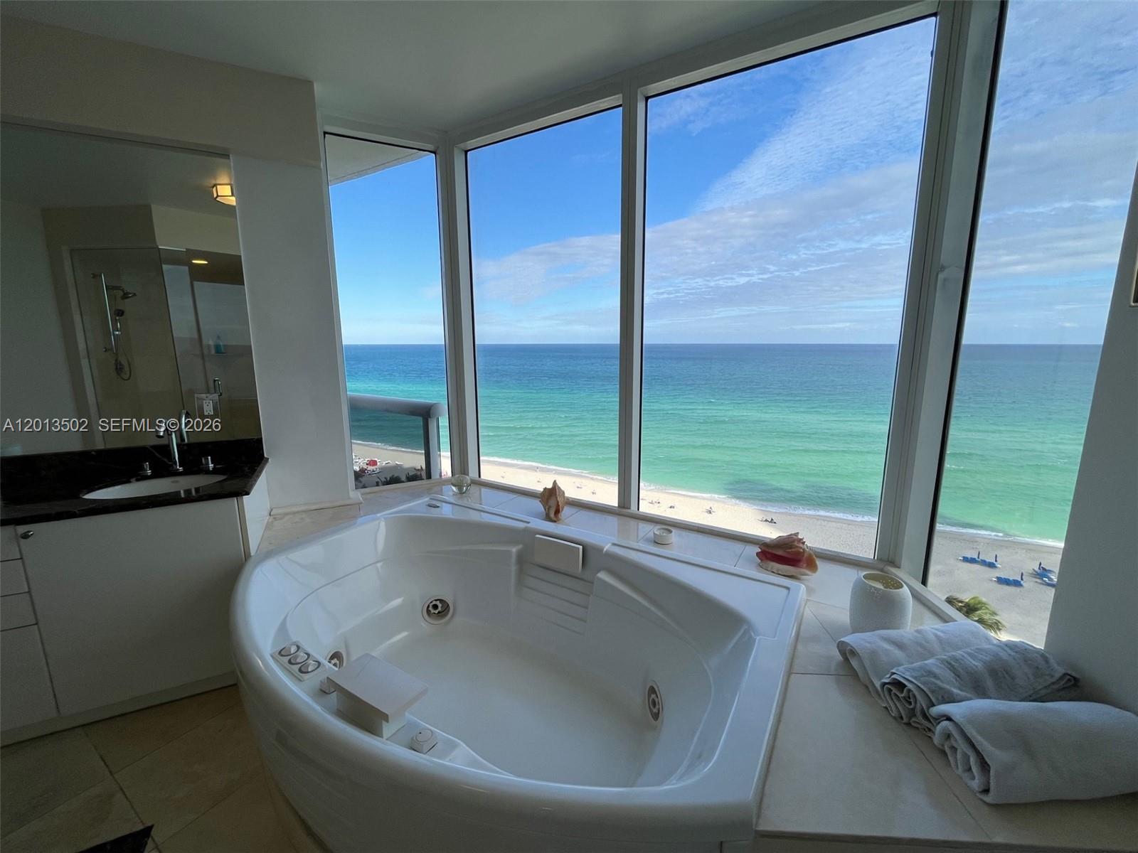 THE PINNACLE CONDO - Residential Lease