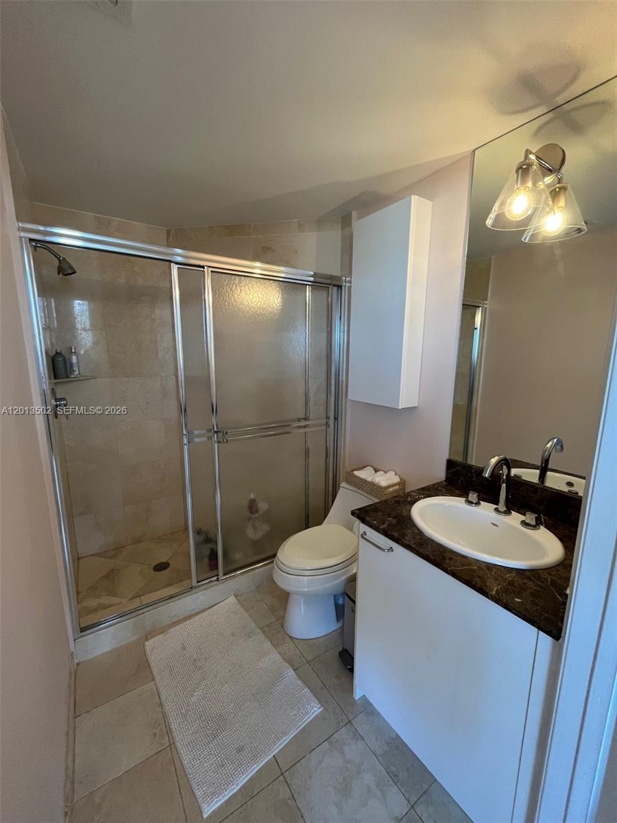 THE PINNACLE CONDO - Residential Lease