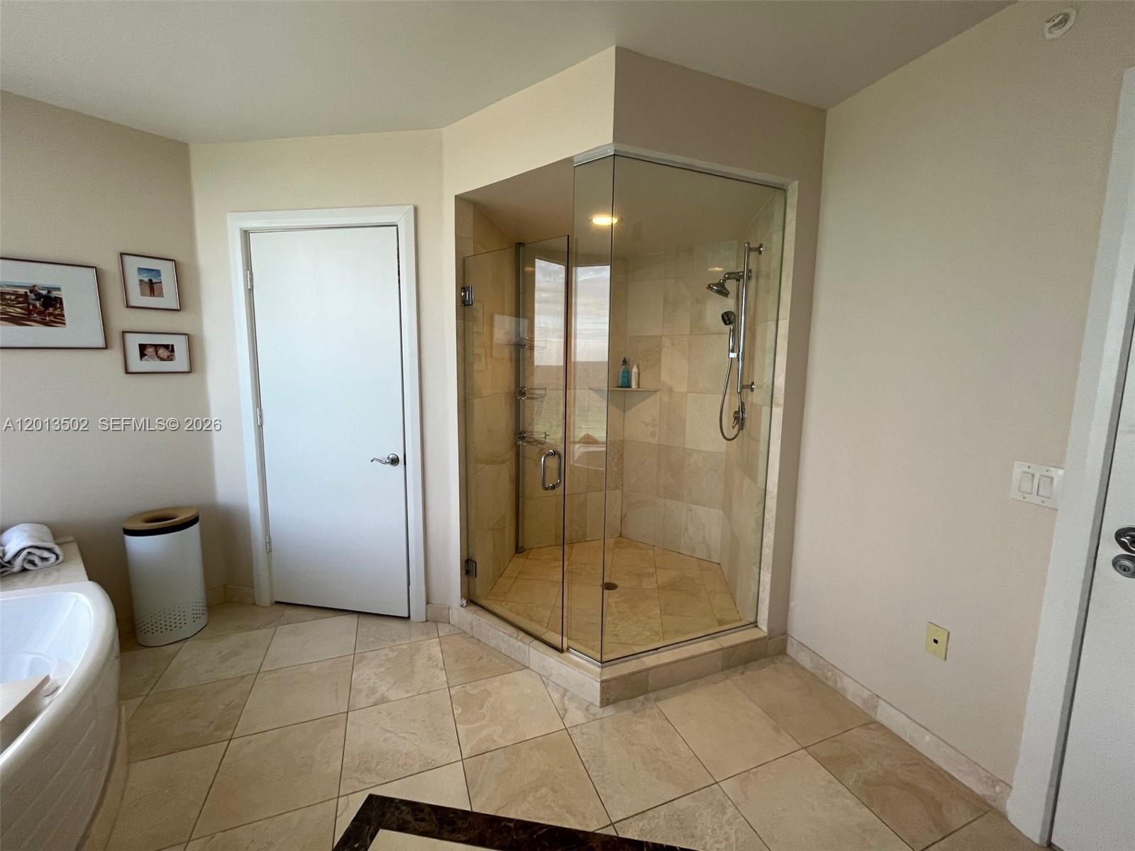 THE PINNACLE CONDO - Residential Lease