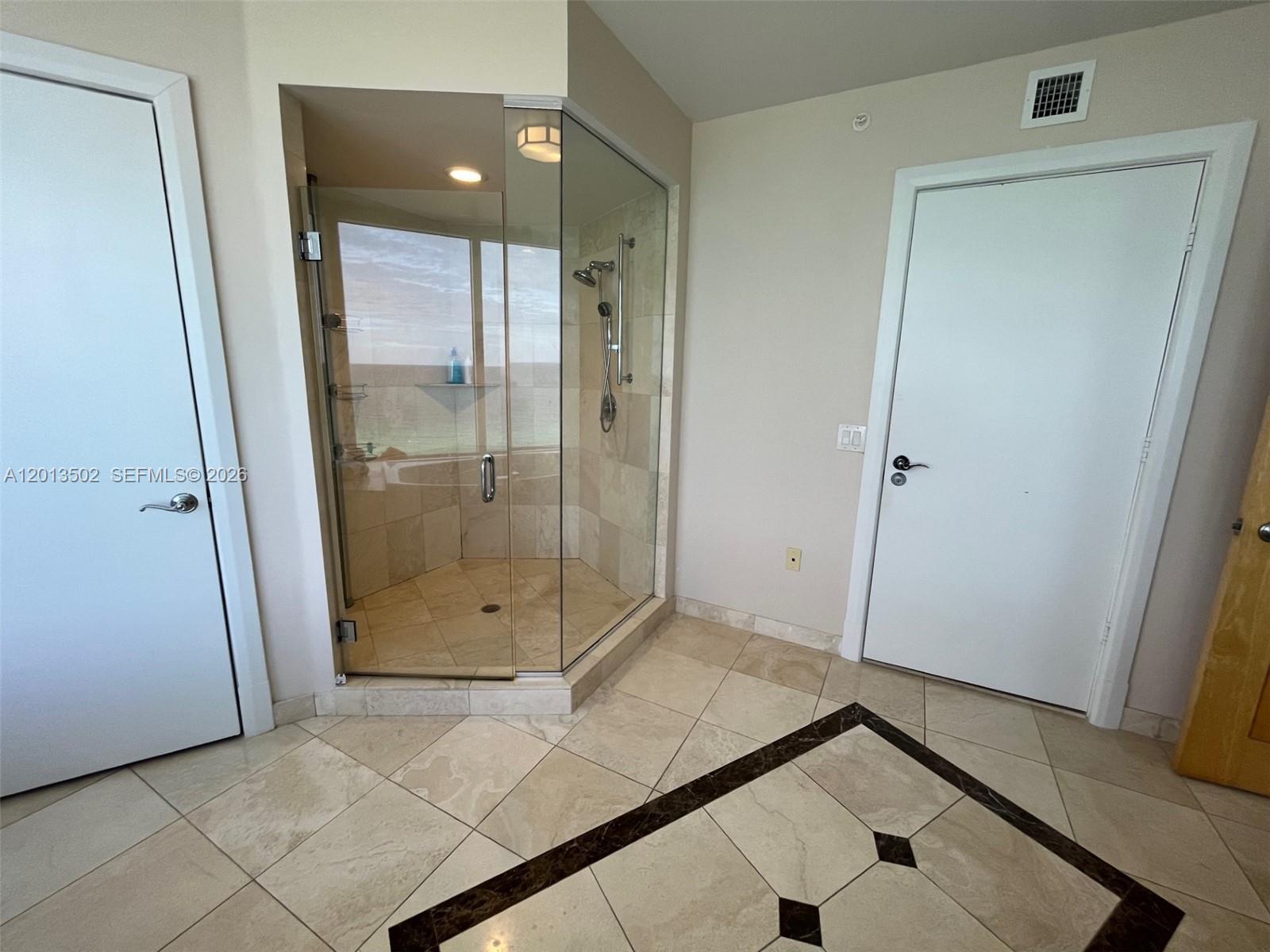 THE PINNACLE CONDO - Residential Lease