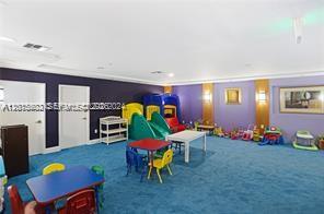 THE PINNACLE CONDO - Residential Lease