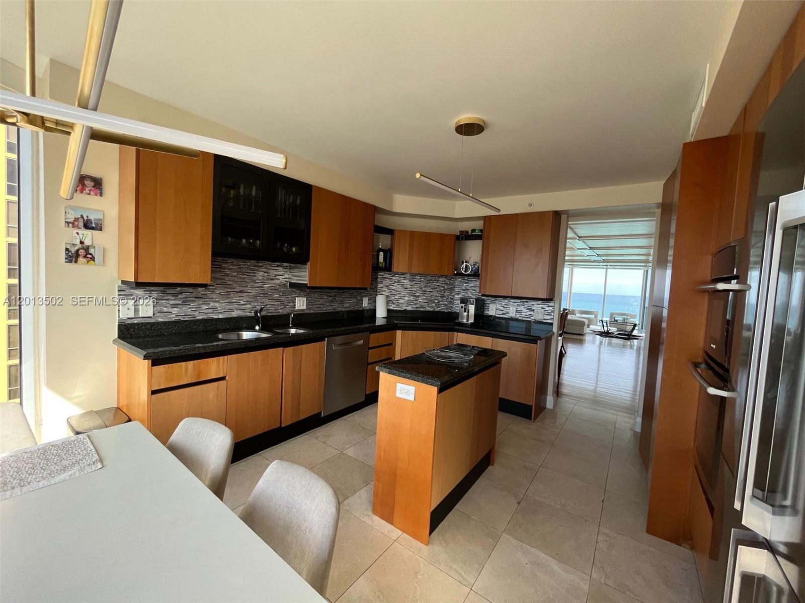 THE PINNACLE CONDO - Residential Lease