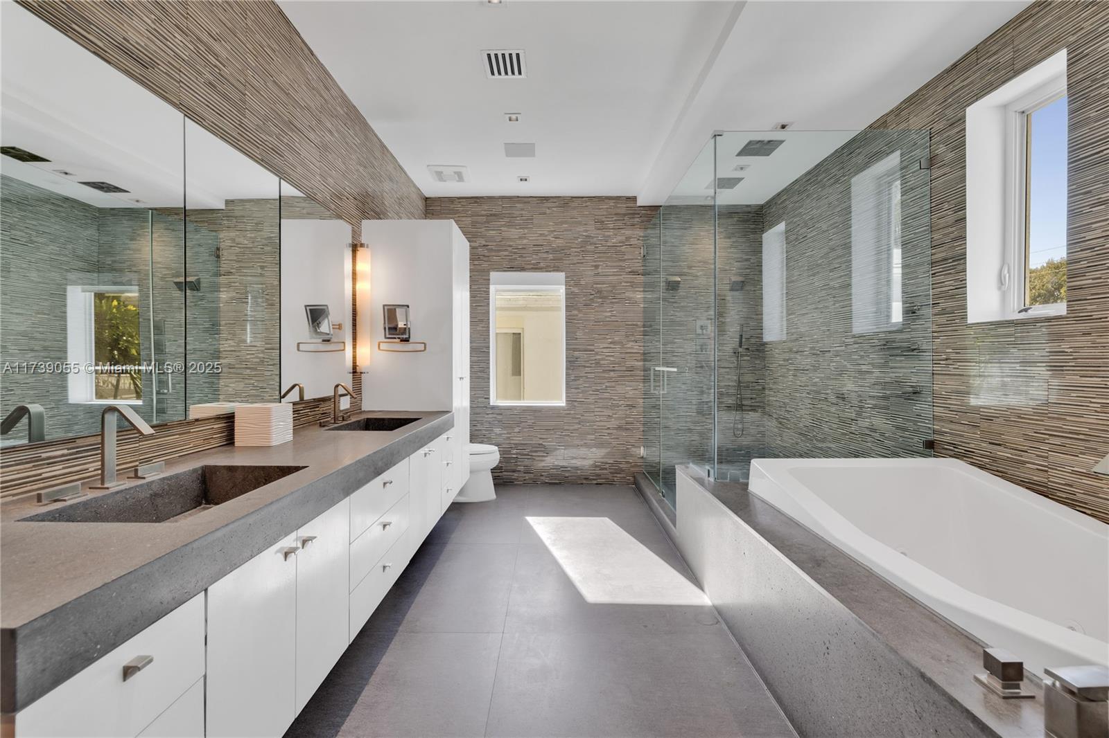 LA GORCE GOLF SUB - Residential