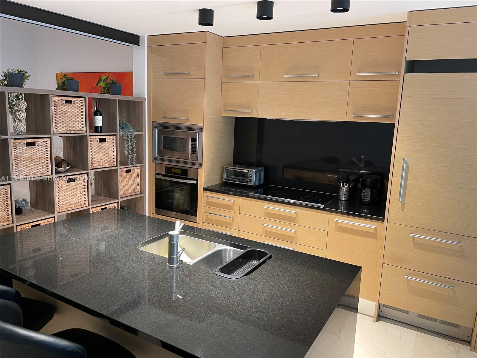 900 BISCAYNE BAY CONDO - Residential Lease