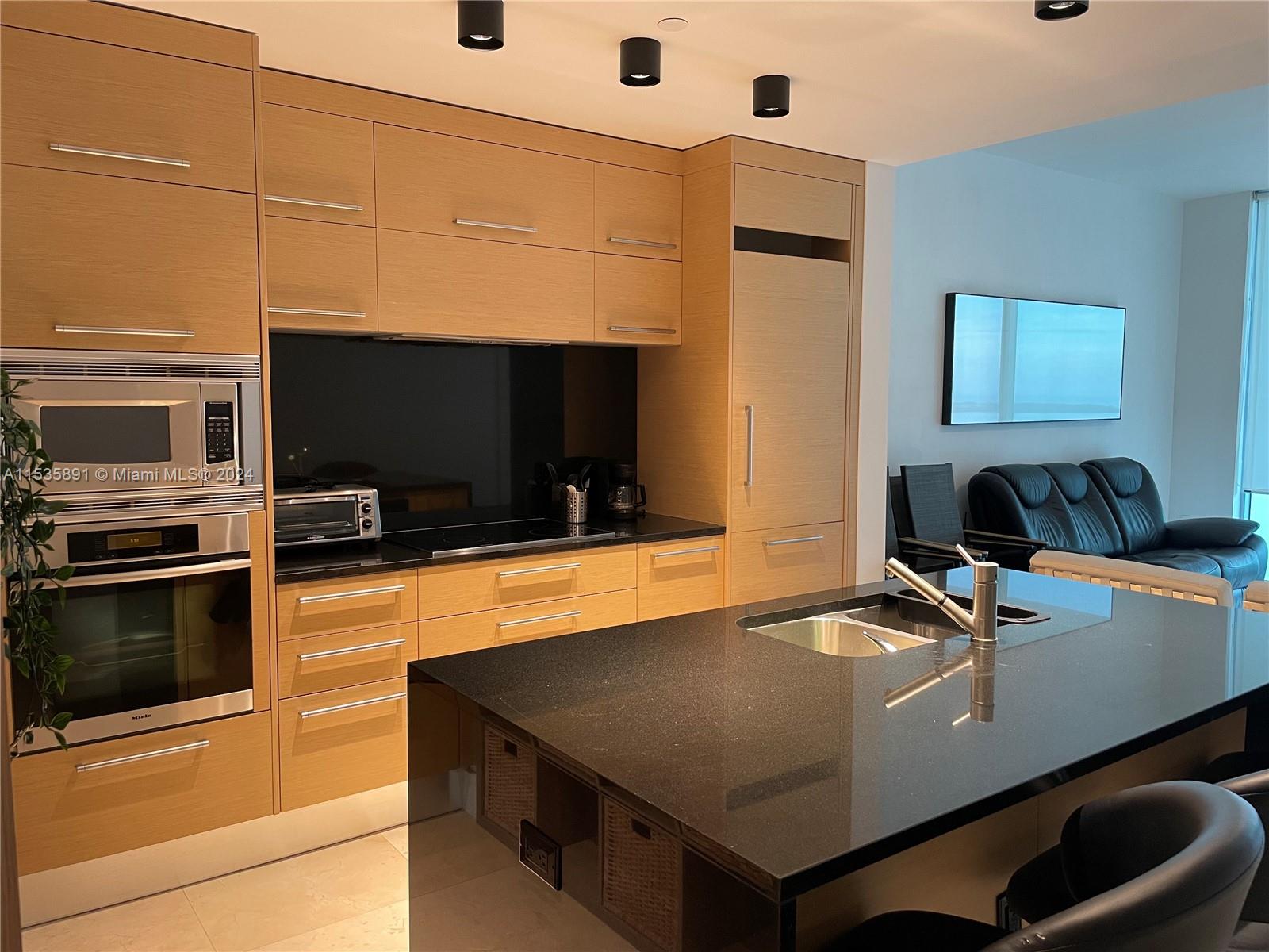 900 BISCAYNE BAY CONDO - Residential Lease
