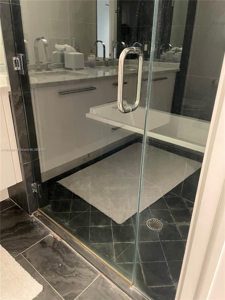 900 BISCAYNE BAY CONDO - Residential Lease