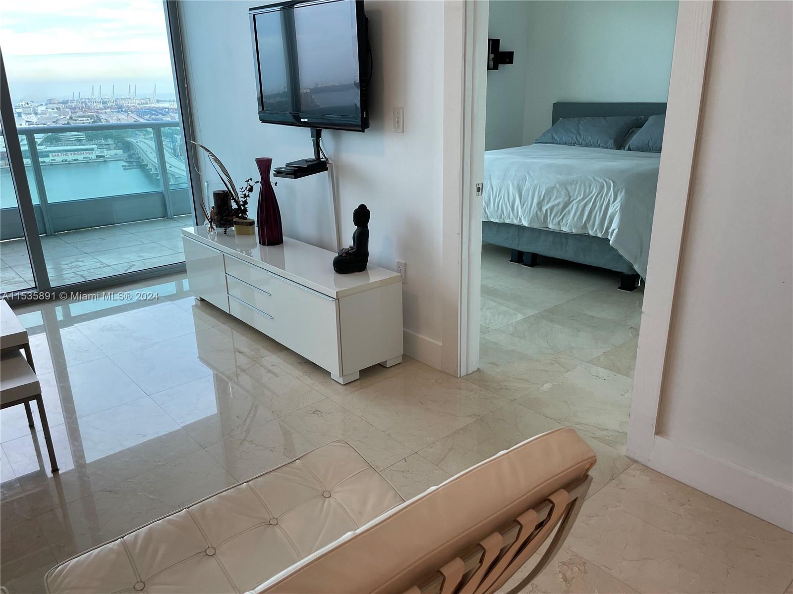 900 BISCAYNE BAY CONDO - Residential Lease