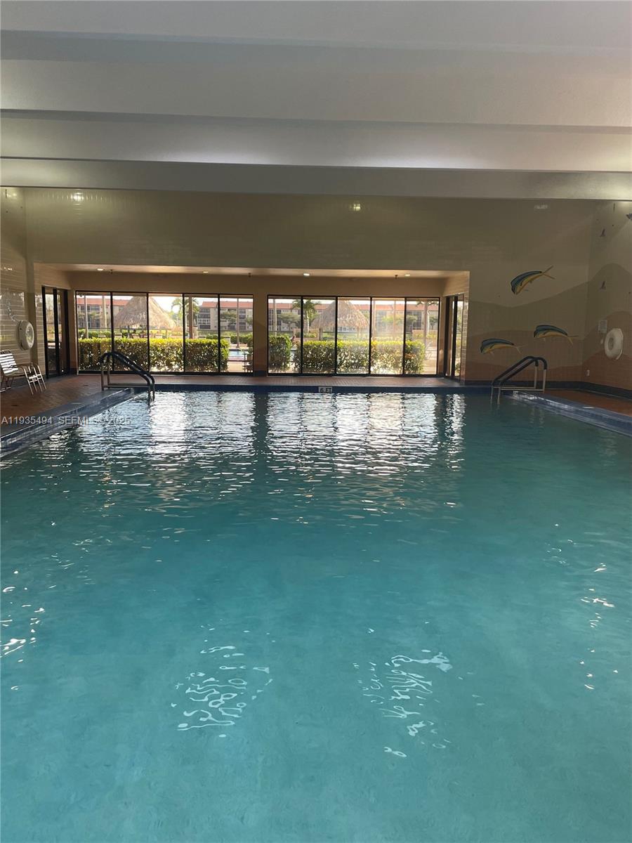 CAMBRIDGE AT CENTURY VILL - Residential