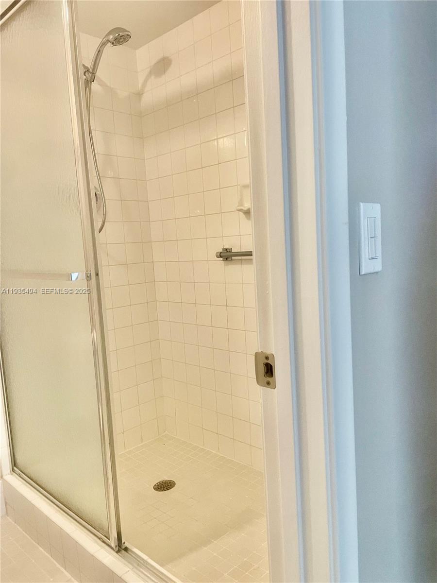 CAMBRIDGE AT CENTURY VILL - Residential