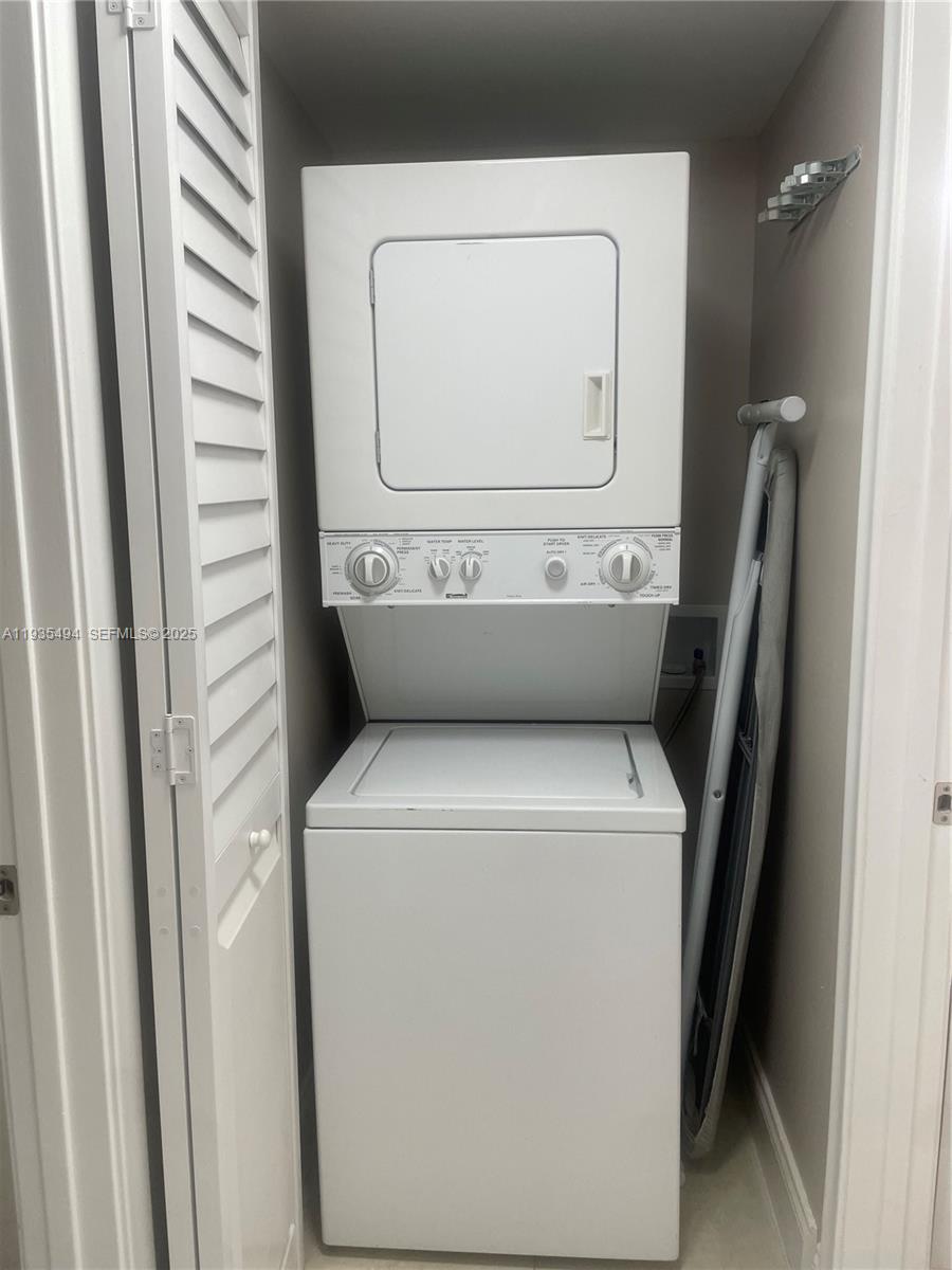 CAMBRIDGE AT CENTURY VILL - Residential