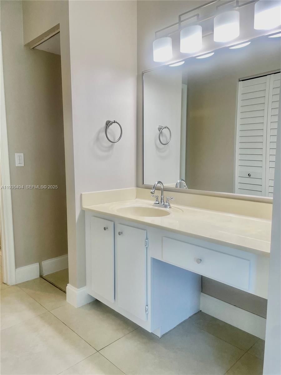 CAMBRIDGE AT CENTURY VILL - Residential