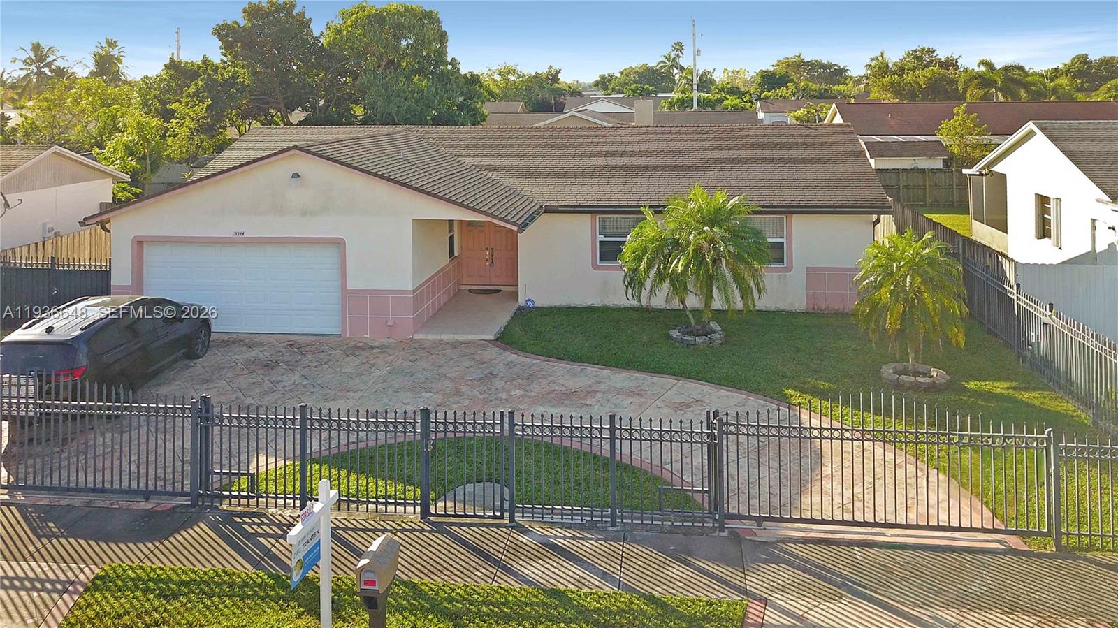 MEADOW WOOD MANOR SEC 6 - Residential