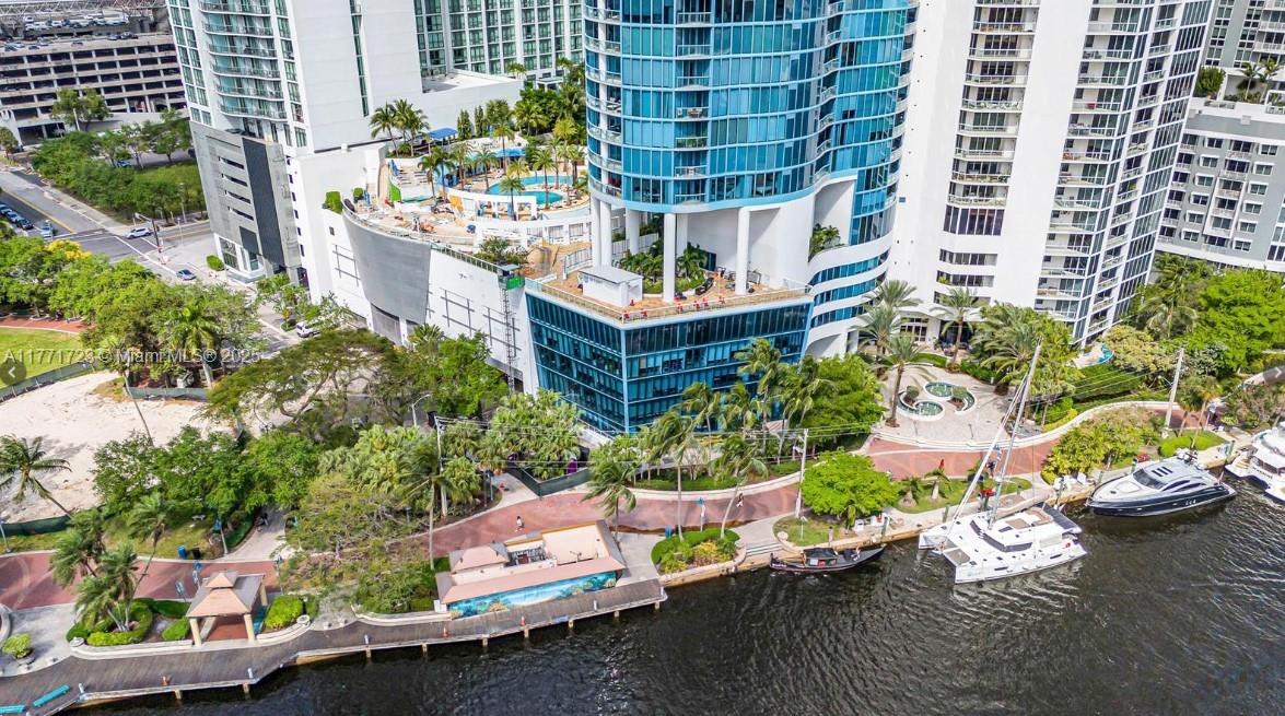 LAS OLAS RIVER HOUSE COND - Residential