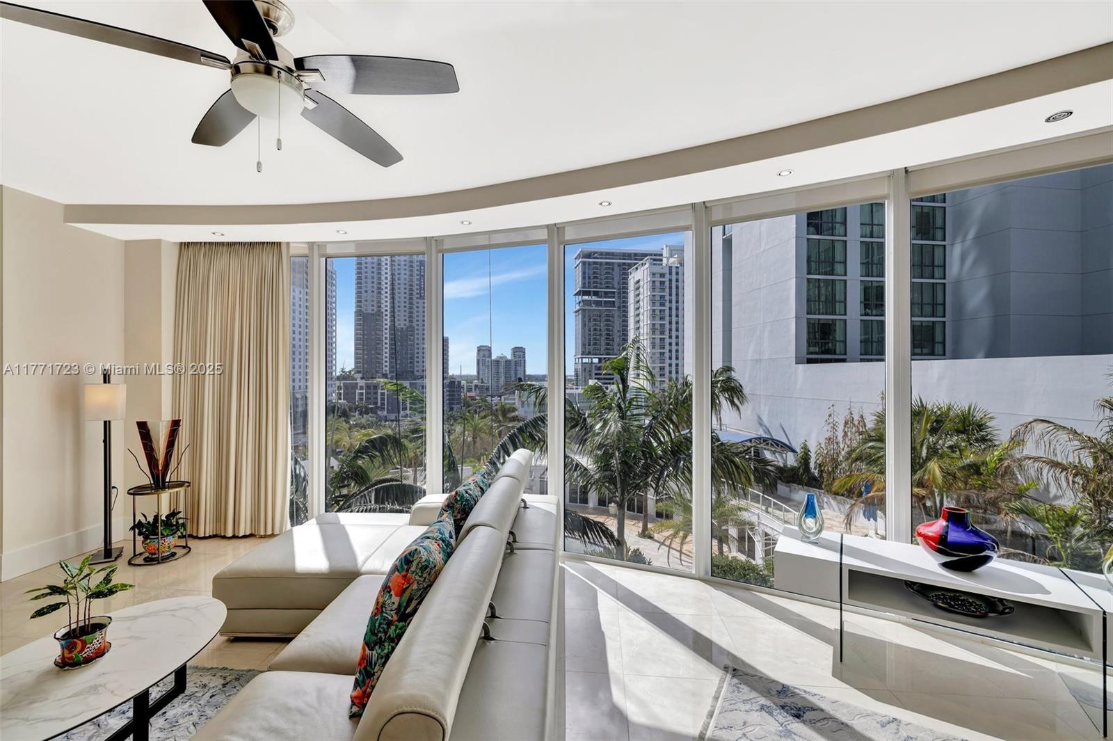 LAS OLAS RIVER HOUSE COND - Residential