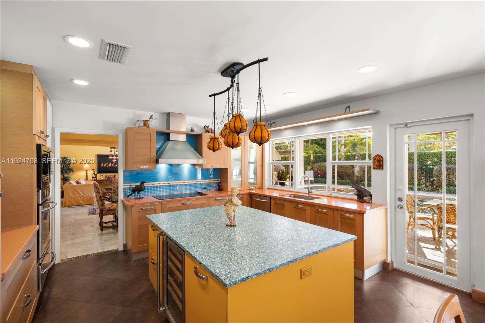 HOLLYWOOD LAKES - Residential